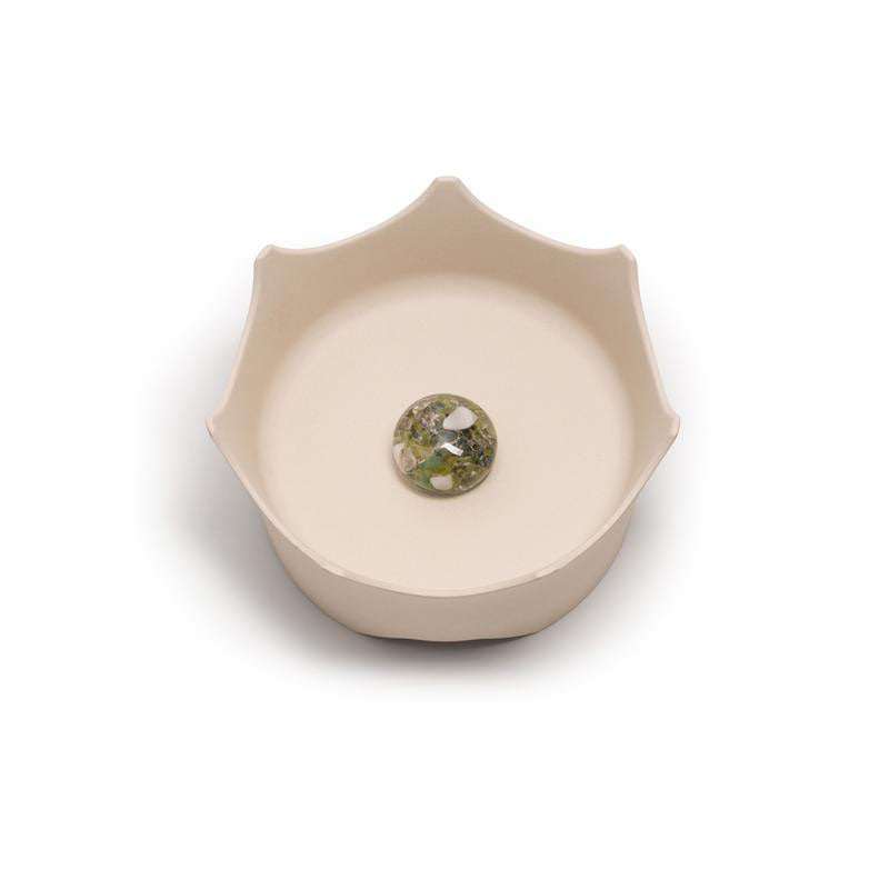 Precious gem pet bowl made of peridot, nephrite jade, brown agate, clear quartz, and mangano calcite for balance, vitality, strength, awareness, and social behavior