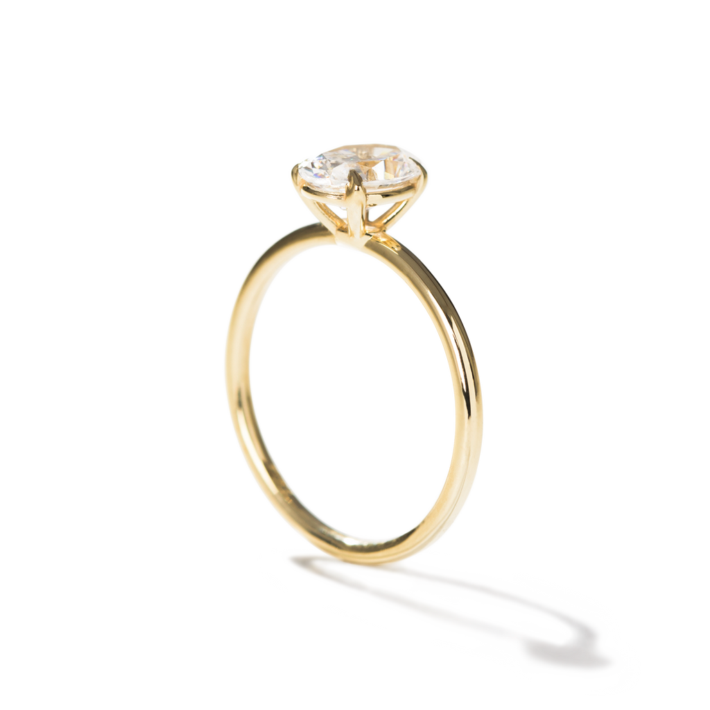 ILA Solitaire Oval Diamond Engagement Ring 18K Yellow Gold