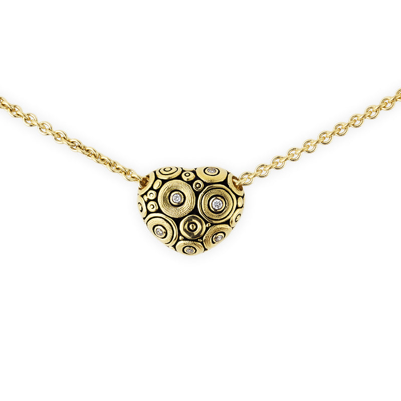 18K yellow gold heart shape pendant necklace with diamonds