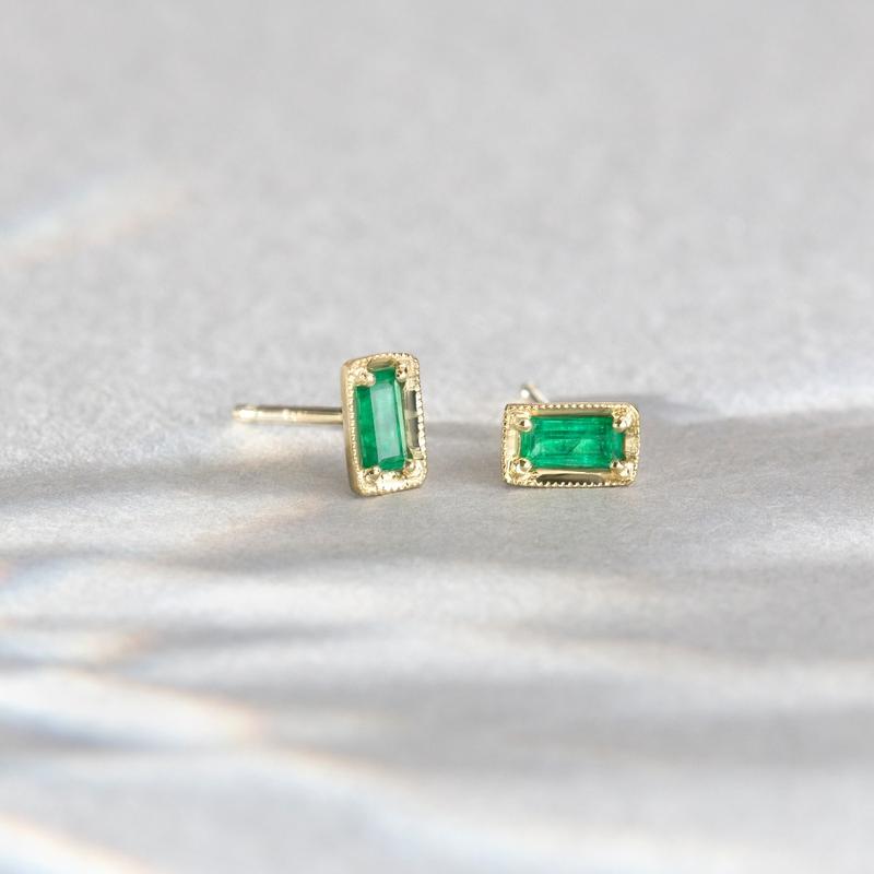 ILA 14KY Leone Baguette Emerald Stud Earrings