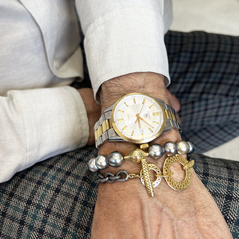 Ray Griffiths Tahitian Pearl Stretch Bracelet on wrist