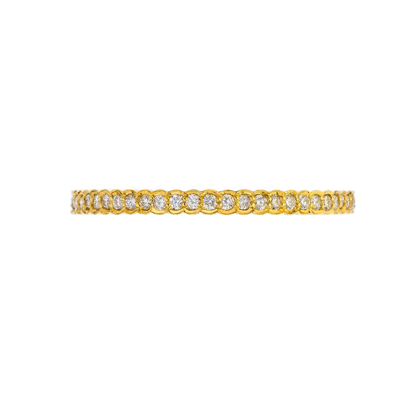 18K yellow gold scallop shape eternity style band with round diamonds