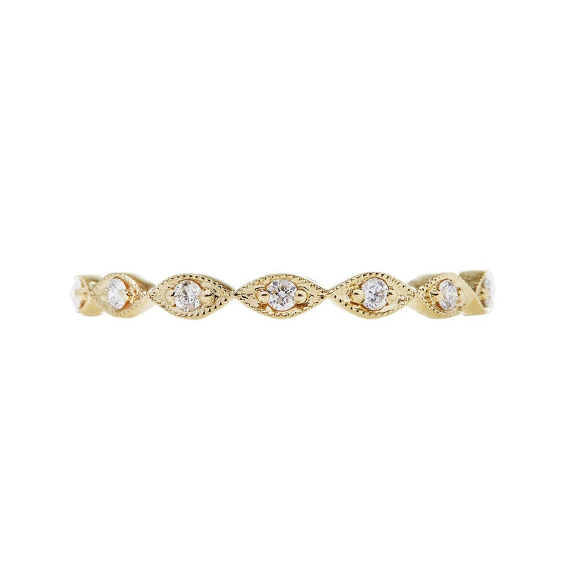elegant marquis engagement ring with 18ky gold and beautiful diamonds