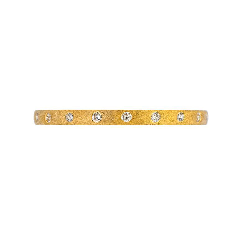 18K yellow gold narrow "Dunes" diamond eternity band