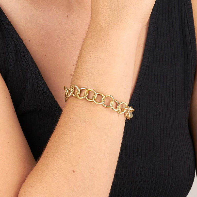 Single Stone 18K Yellow Gold "Club" Bracelet on model