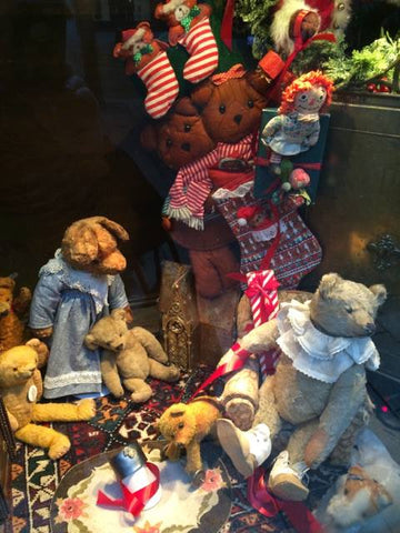Photo of Fox's Gem Shop Santa teddy bear holiday window